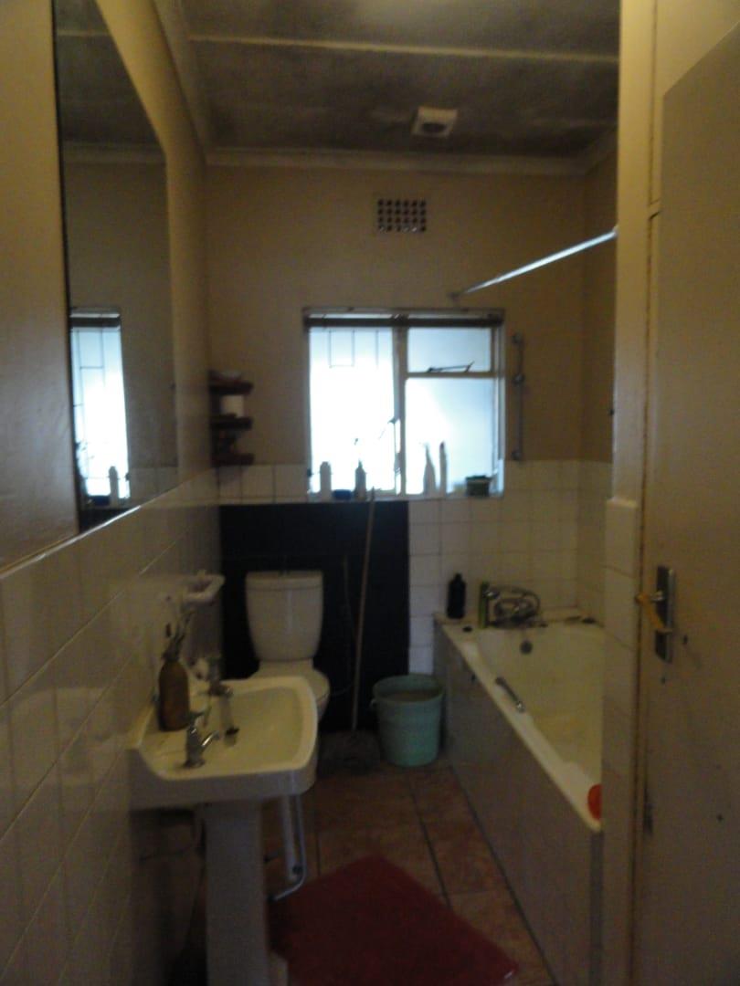 4 Bedroom Property for Sale in Avondale Western Cape